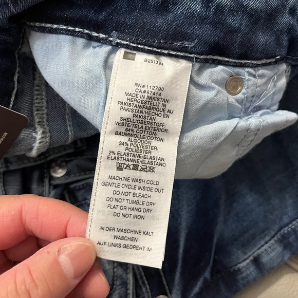 NWT - True Religion Women’s Jennie Curvy Mid Rise Capri Jeans - Size 31 - Picture 11 of 11